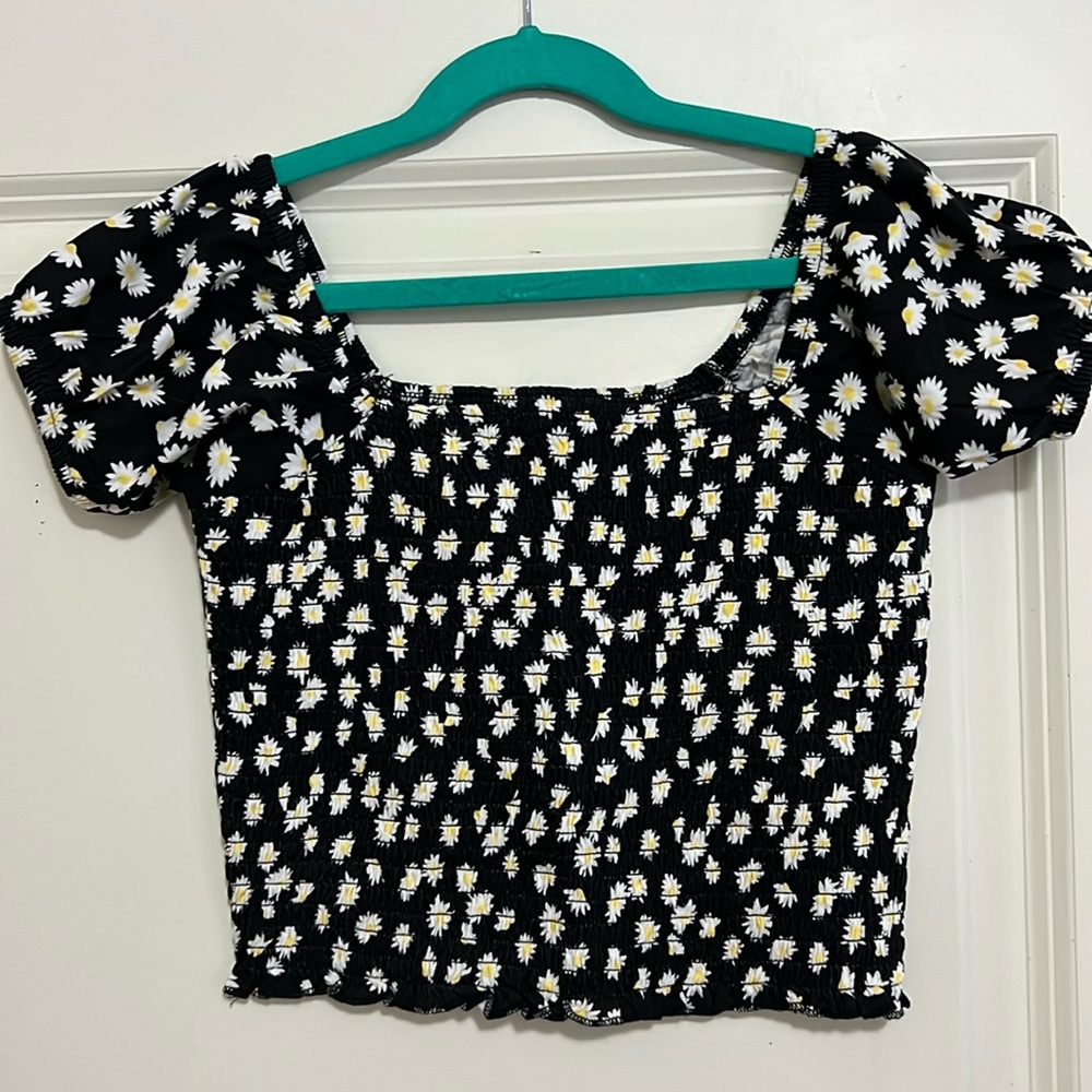 Kids NWT cropped top size M